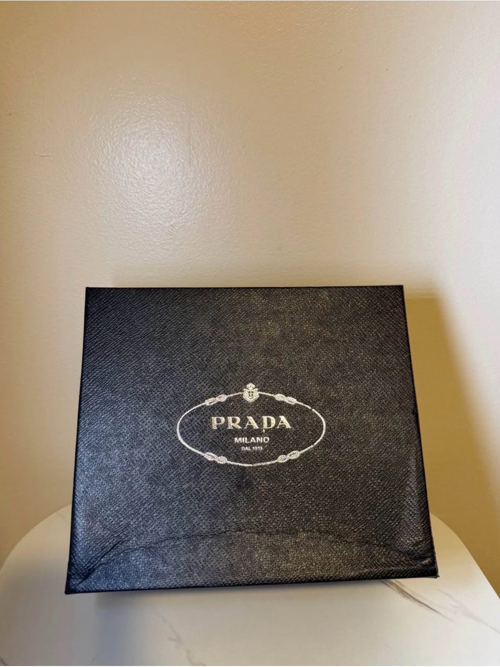 Empty Prada Box - Picture 4 of 10